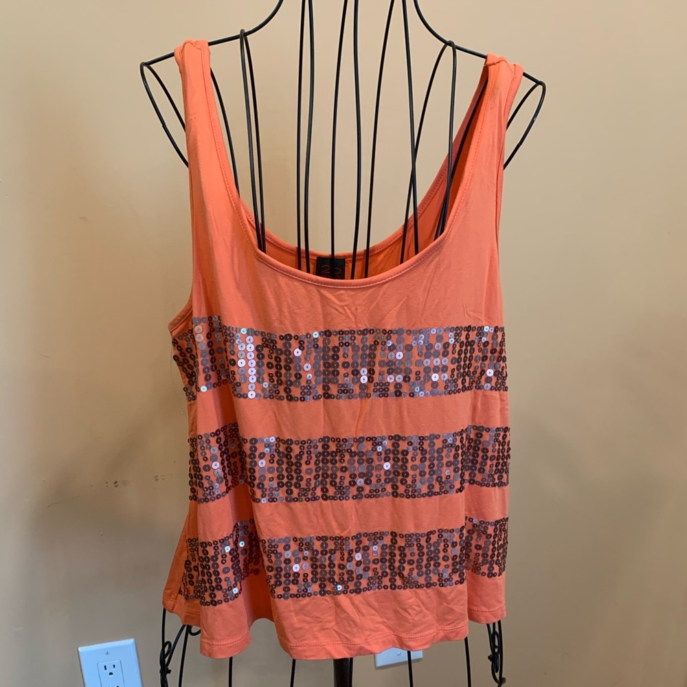 Sequin tank
